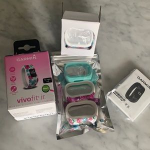 BNWT Garmin Vivofit Junior - Real Flower